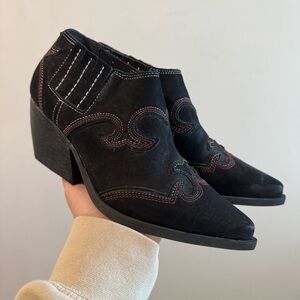 Steve Madden Black Western Bootie Size 6